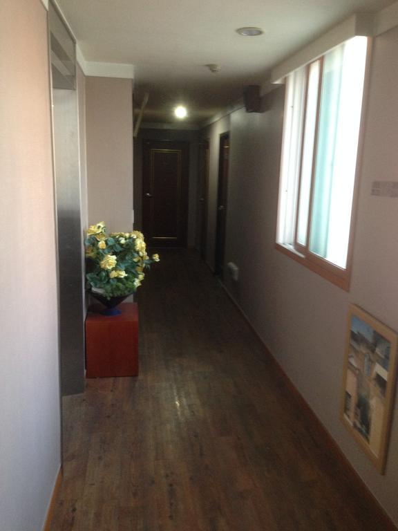 Daegu Goodstay Herotel Bagian luar foto