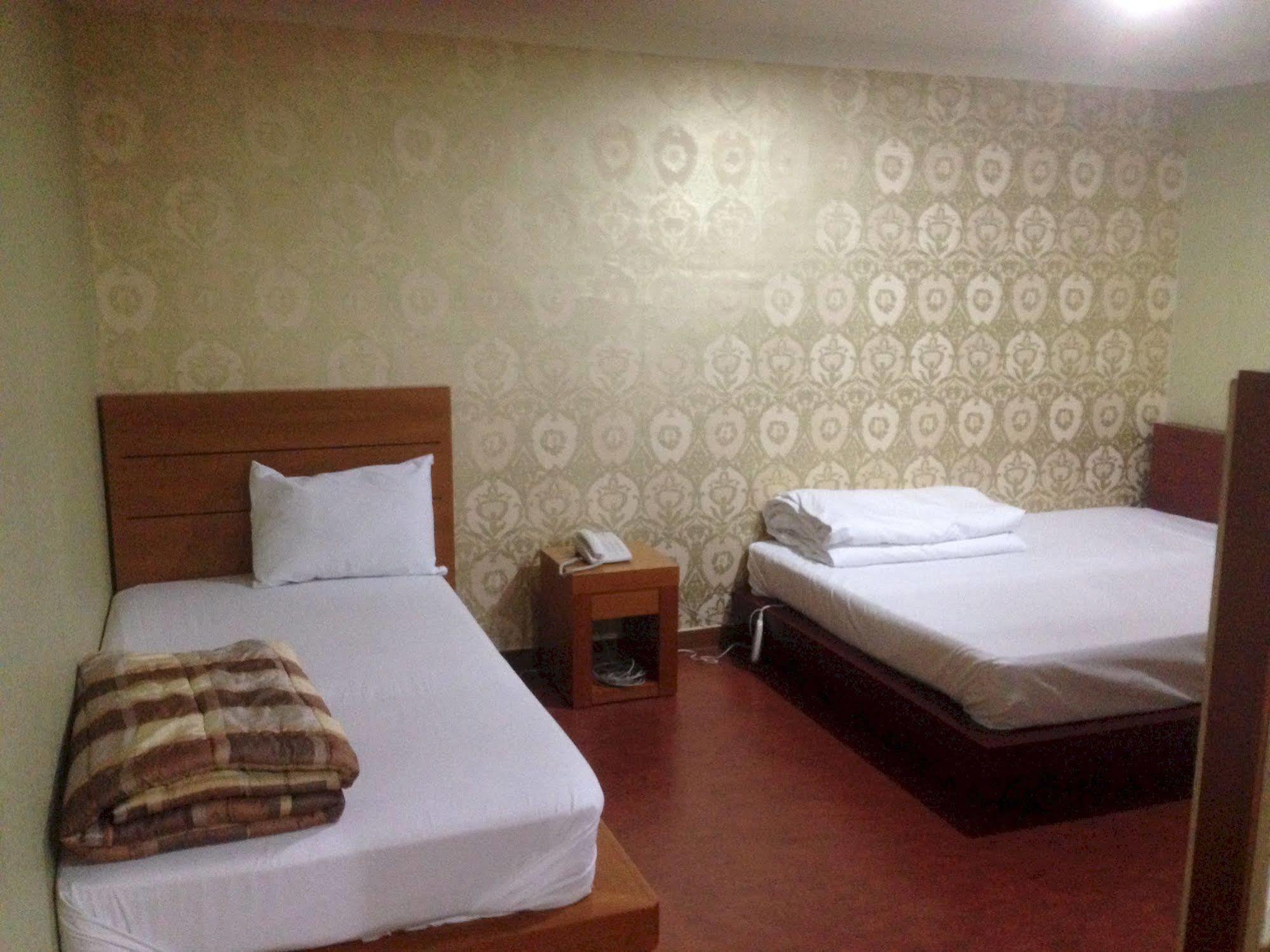 Daegu Goodstay Herotel Bagian luar foto
