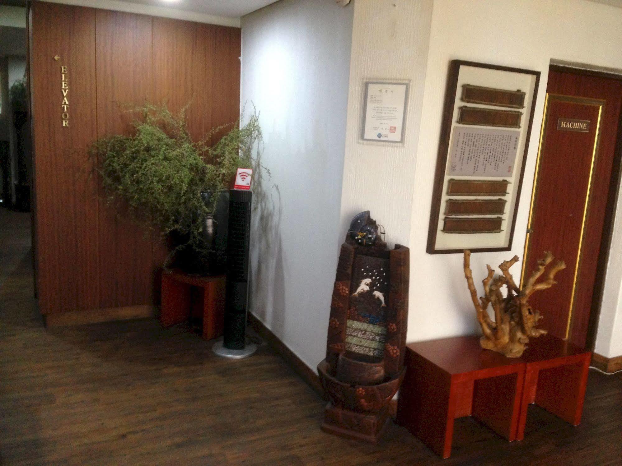 Daegu Goodstay Herotel Bagian luar foto