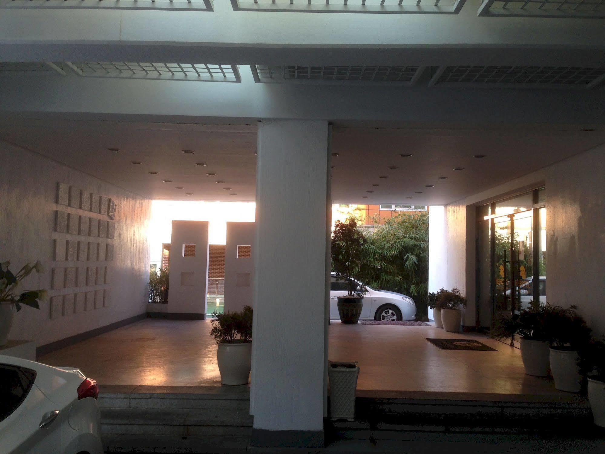 Daegu Goodstay Herotel Bagian luar foto