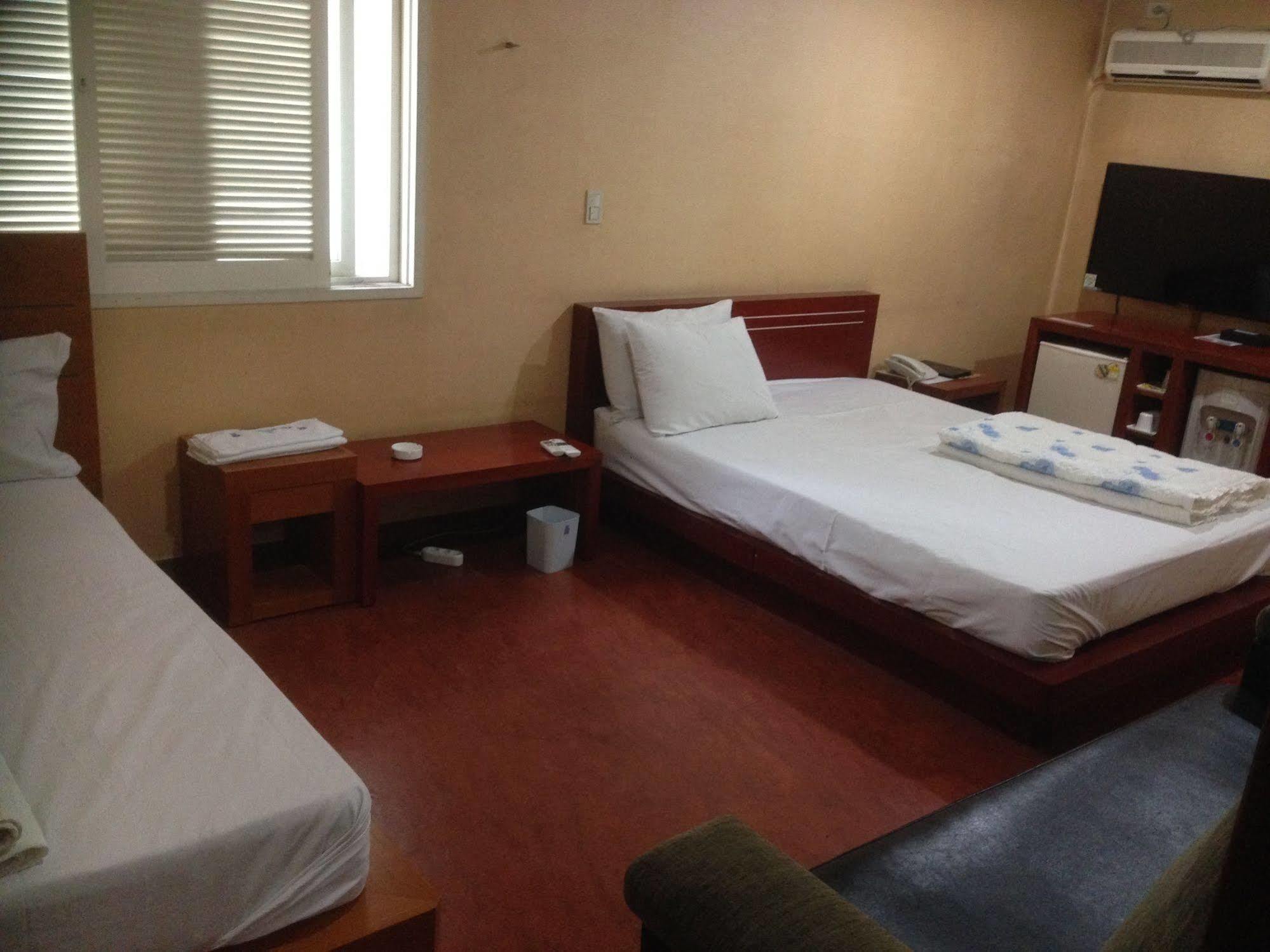Daegu Goodstay Herotel Bagian luar foto