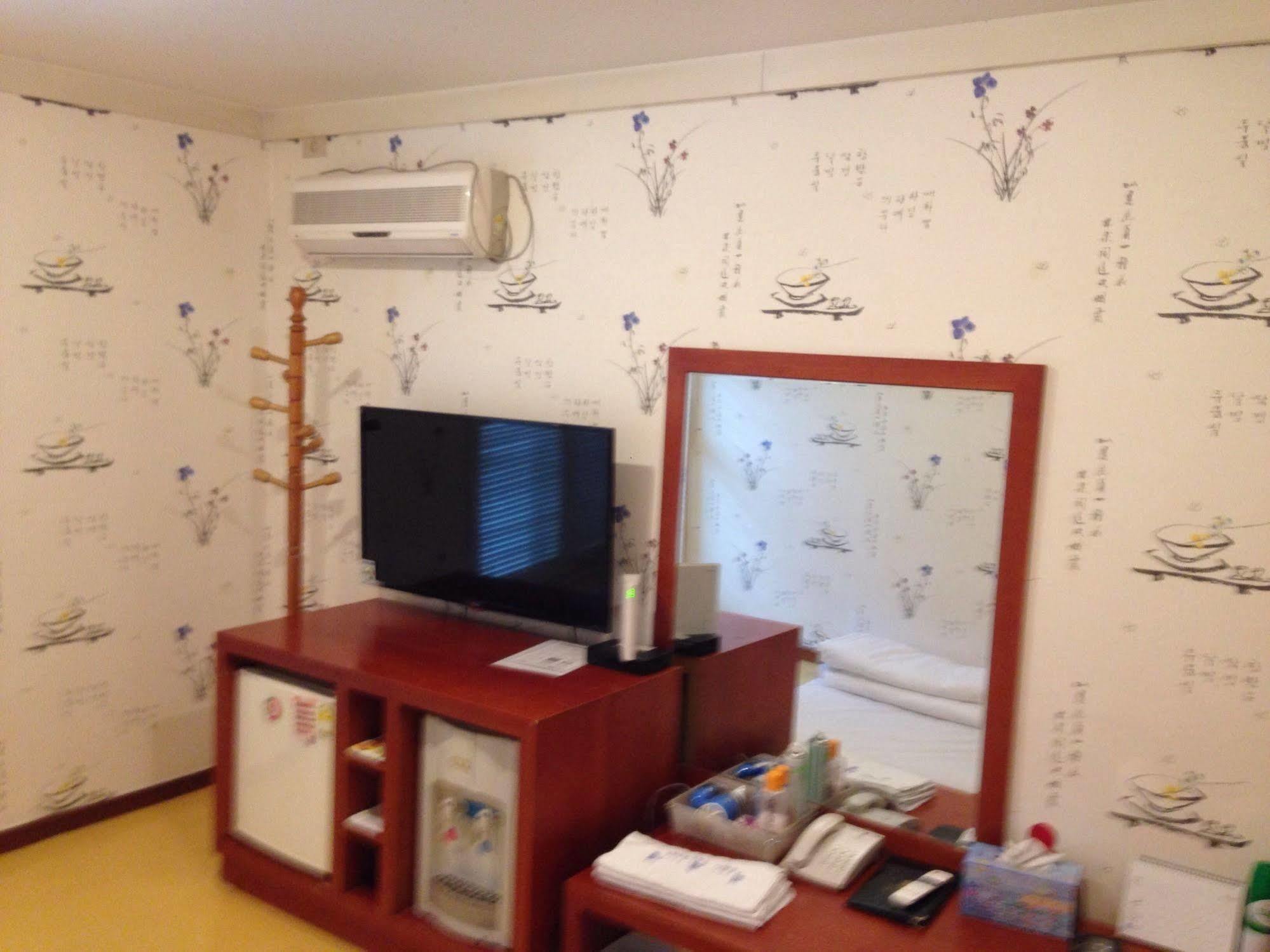Daegu Goodstay Herotel Bagian luar foto