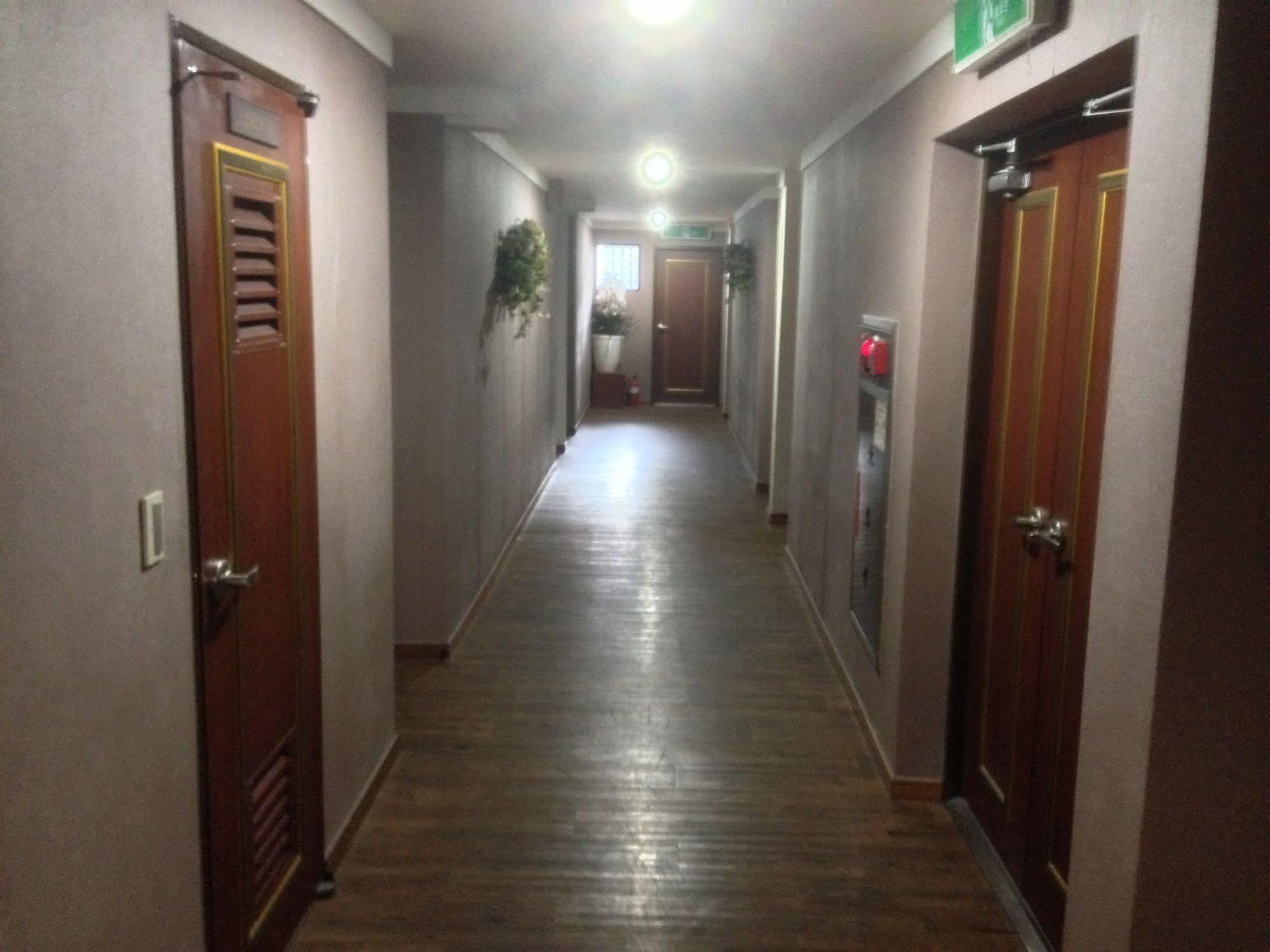 Daegu Goodstay Herotel Bagian luar foto