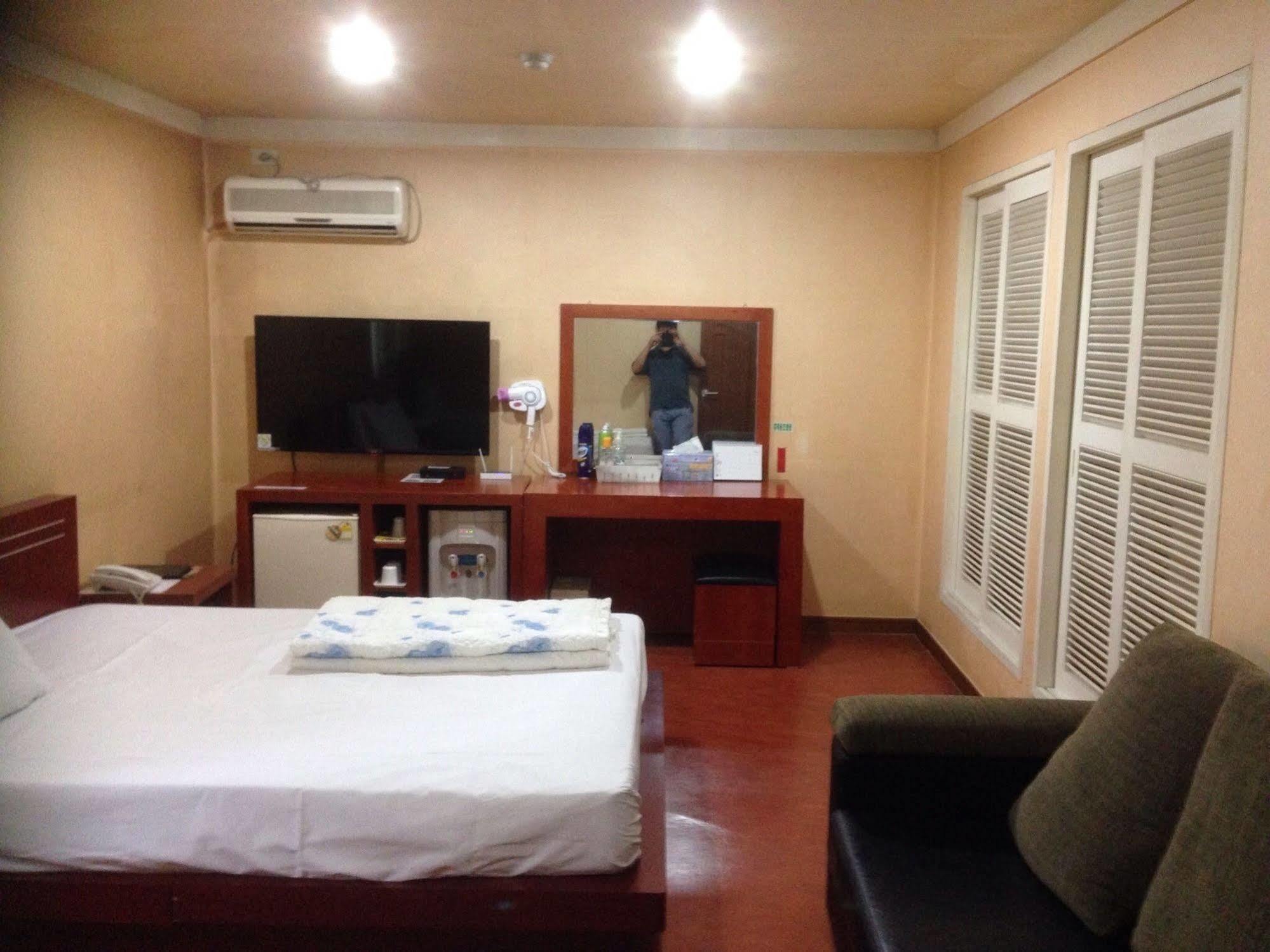 Daegu Goodstay Herotel Bagian luar foto