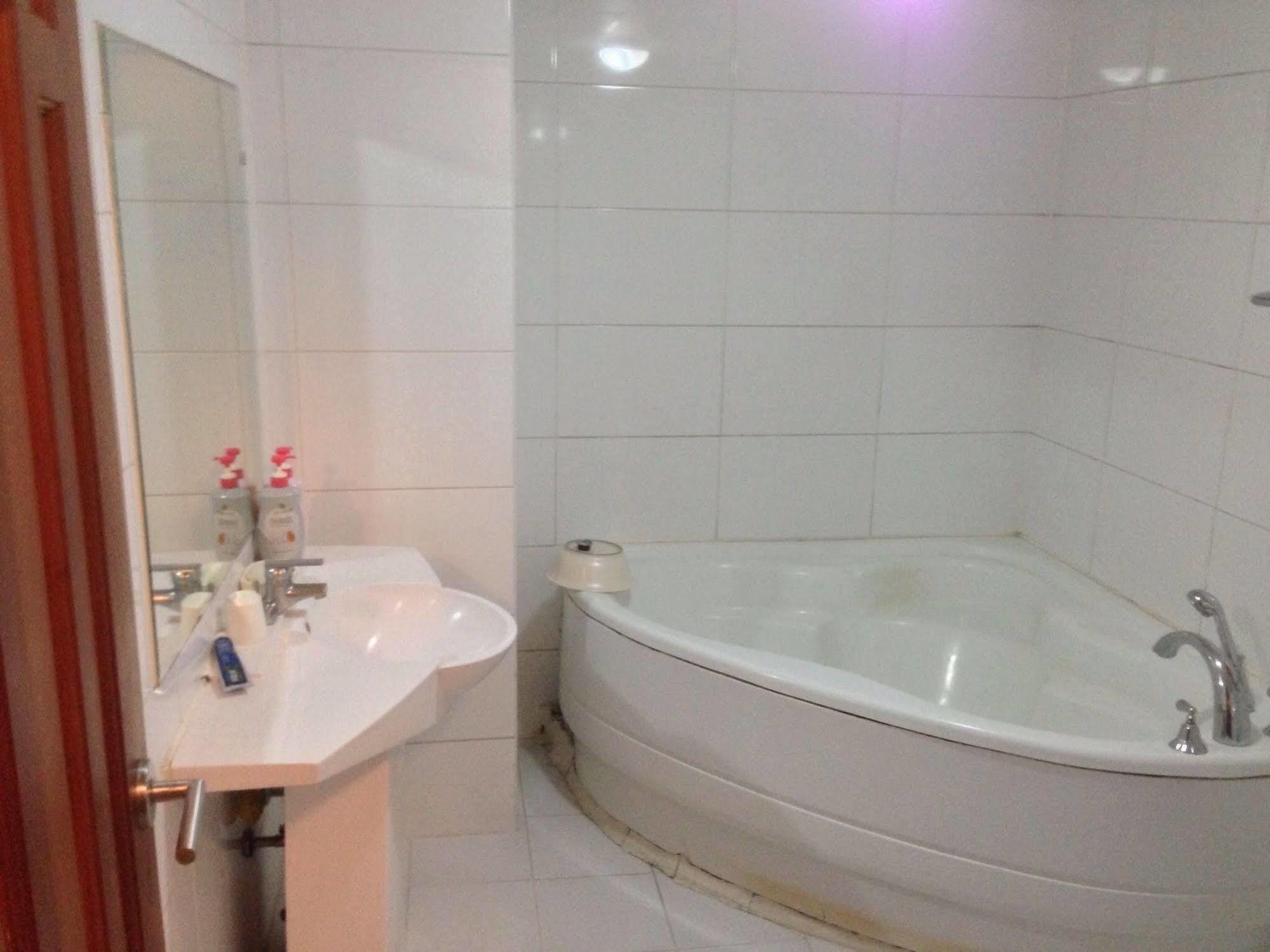 Daegu Goodstay Herotel Bagian luar foto