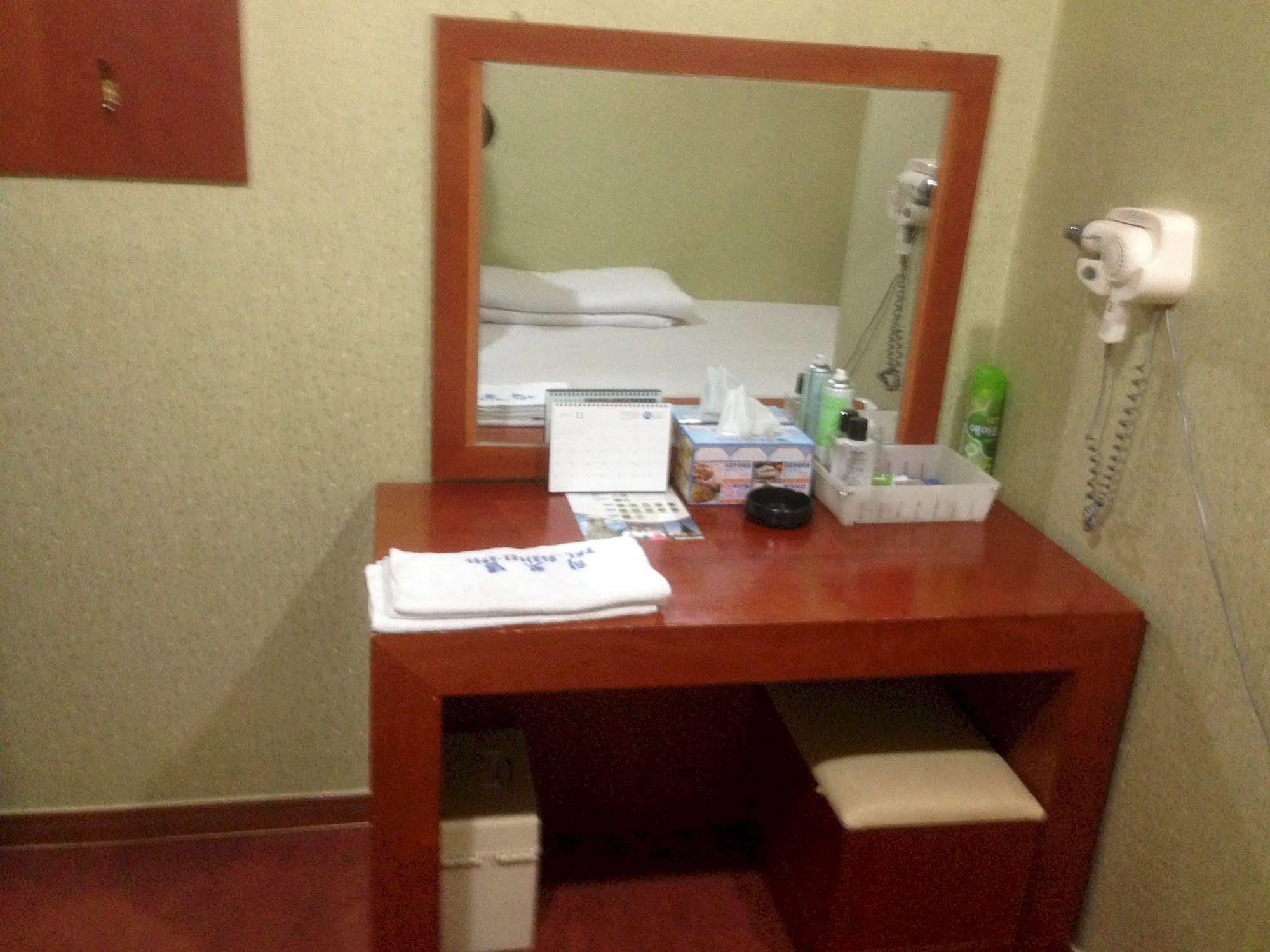 Daegu Goodstay Herotel Bagian luar foto